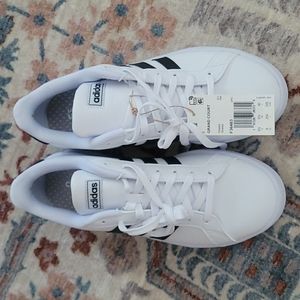 NIB Adidas Grand Court Sneakers
